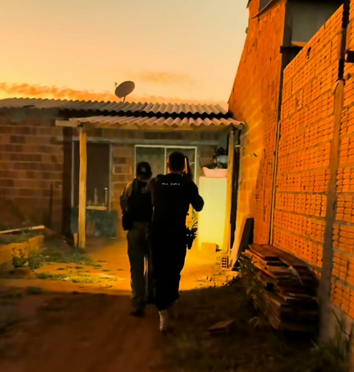 Imagem de compartilhamento para o artigo Rastros do crime: Helicóptero sobrevoa Chapadão do Sul em busca de autores de homicídio e tráfico de drogas da MS Todo dia